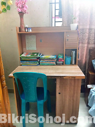Reading Table
